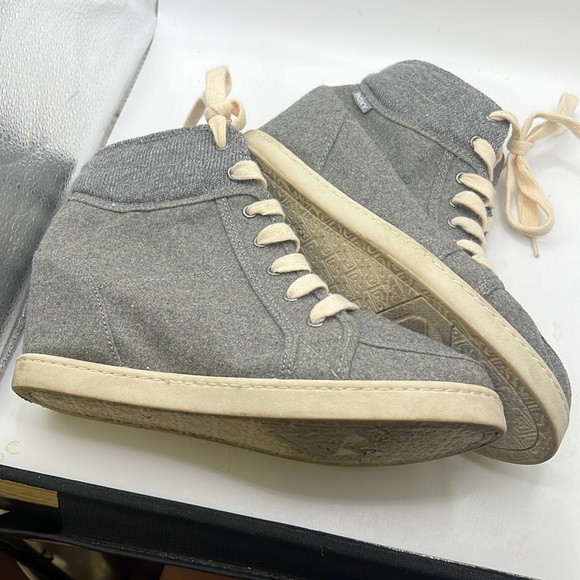 Roxy Autumn Hidden Wedge Sneakers Shoes Gray Womens Size 10 - Picture 15 of 15